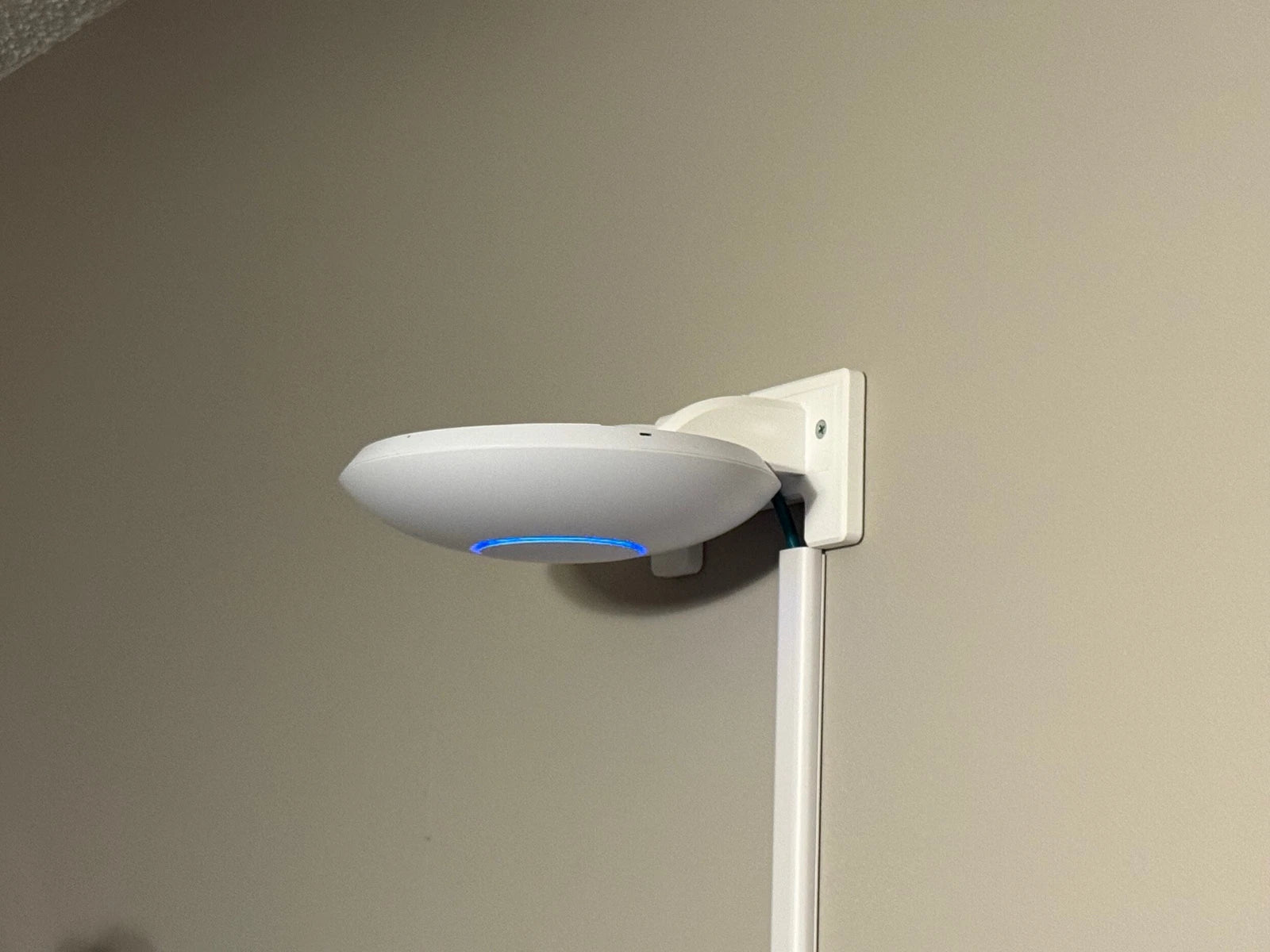 Wall or Desk Stand for UniFi U6-Pro and U7-Pro Access Points — source view 5