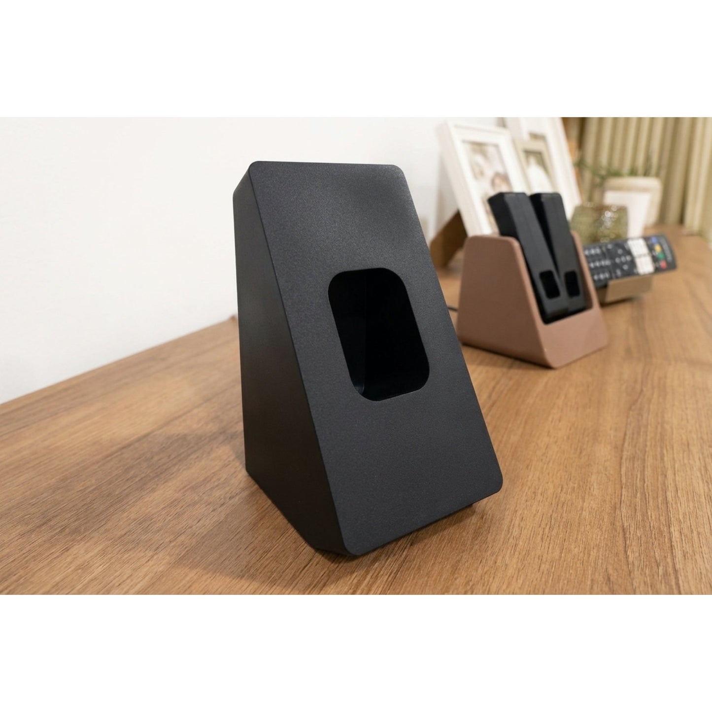 Close-up of Rack Forged desktop stand cradle for UniFi Access Intercom Viewer